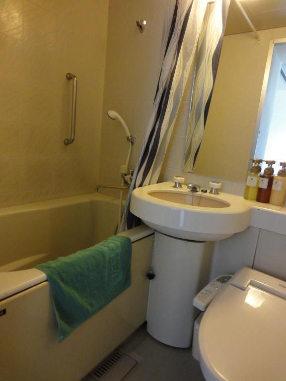 Hiroshima Ekimae Green Hotel Стая снимка