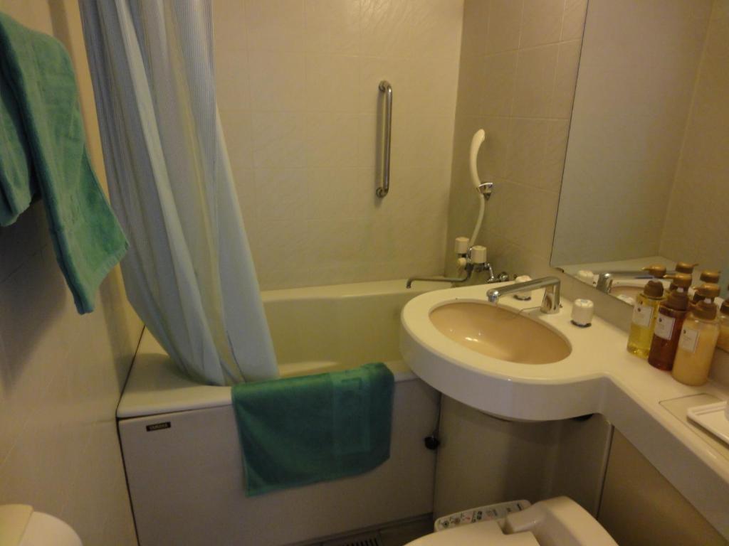 Hiroshima Ekimae Green Hotel Стая снимка